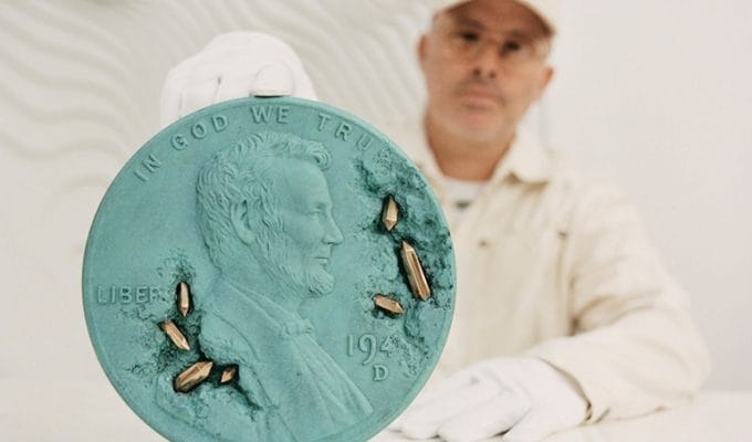 La moda, l’arte e quella comune aspirazione di diventare eterni