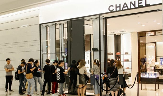 La griffe che aumenta più di tutti: il caso Chanel